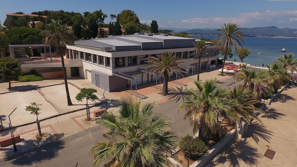Hotel Helios & Spa - Ile Des Embiez Six-Fours-les-Plages Kültér fotó