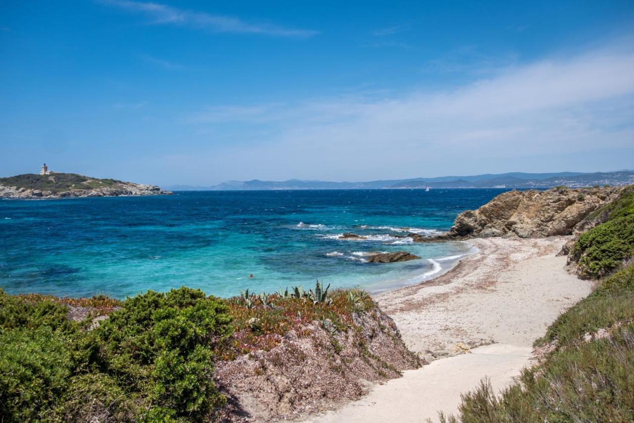 Hotel Helios & Spa - Ile Des Embiez Six-Fours-les-Plages Kültér fotó