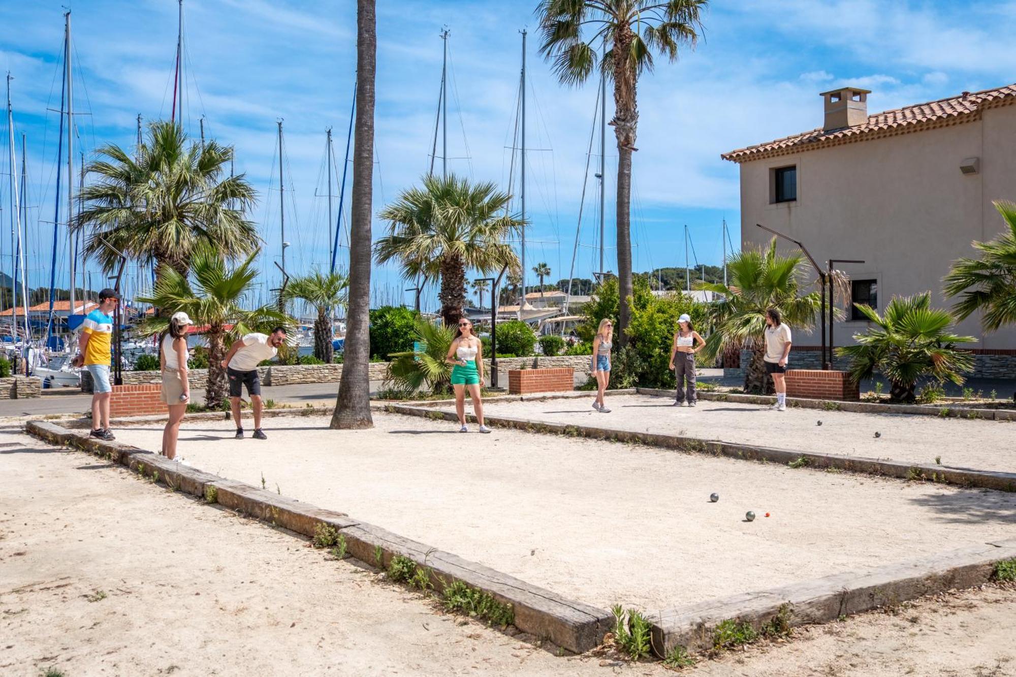 Hotel Helios & Spa - Ile Des Embiez Six-Fours-les-Plages Kültér fotó