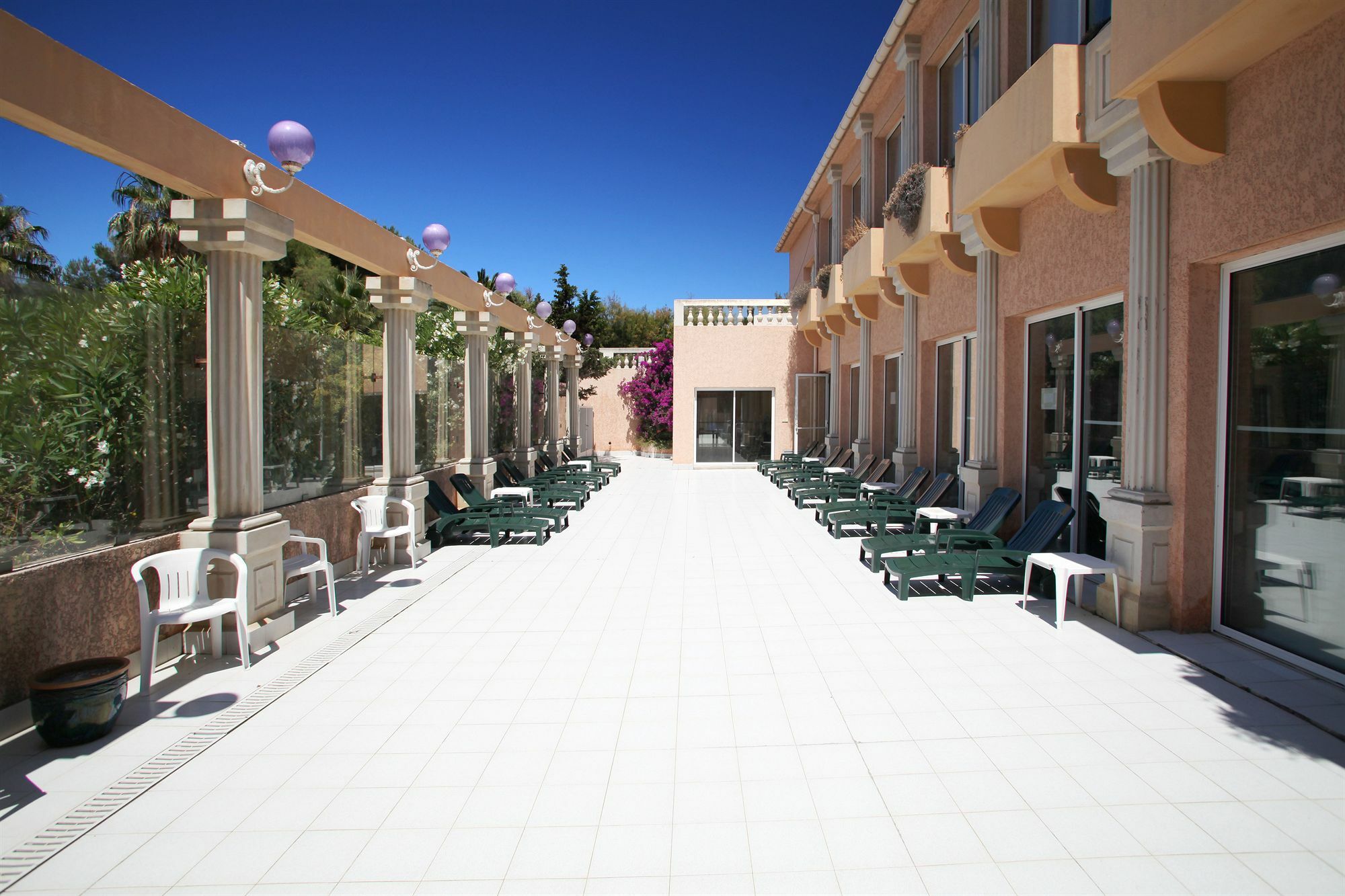 Hotel Helios & Spa - Ile Des Embiez Six-Fours-les-Plages Kültér fotó