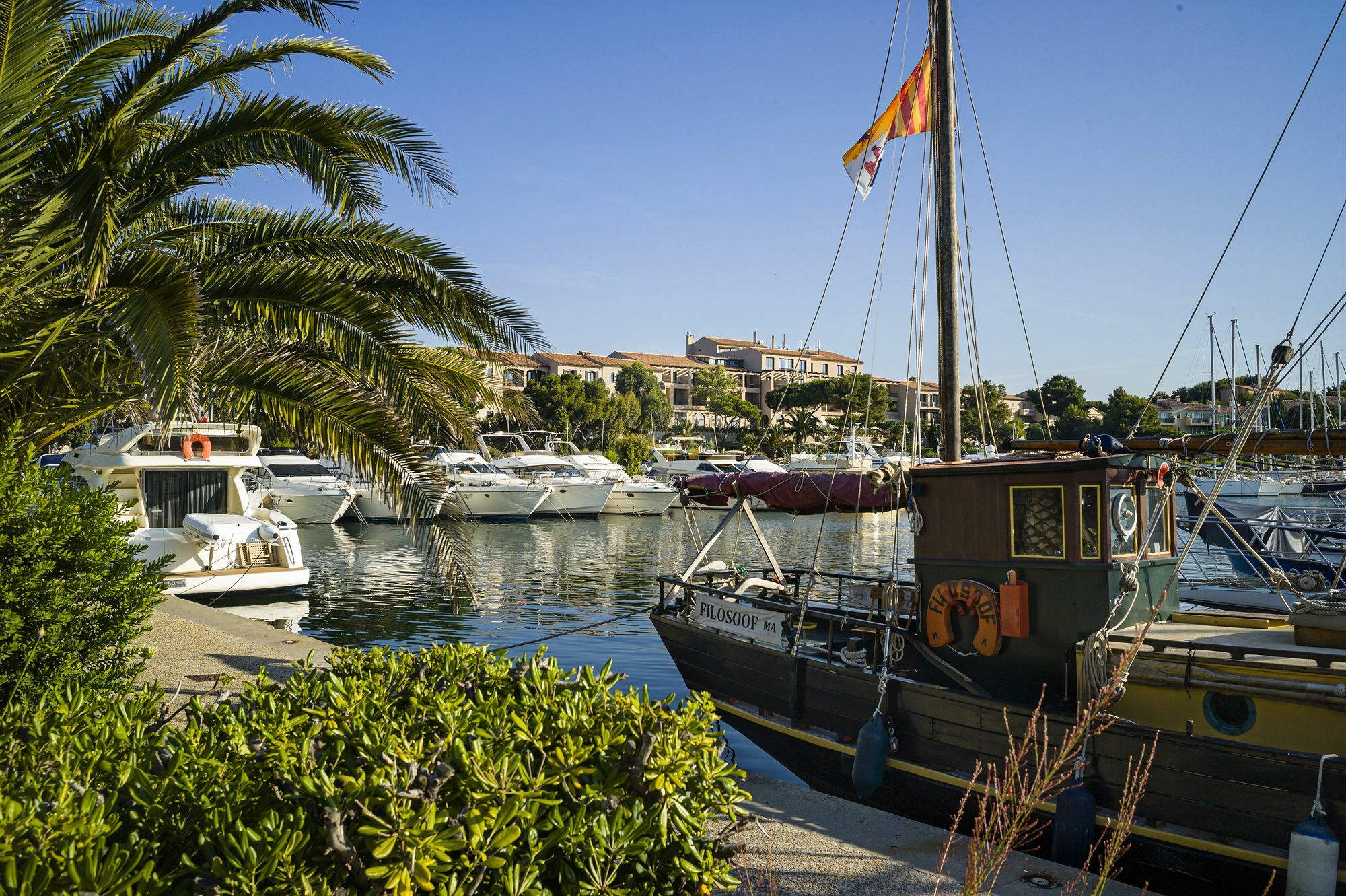 Hotel Helios & Spa - Ile Des Embiez Six-Fours-les-Plages Kültér fotó